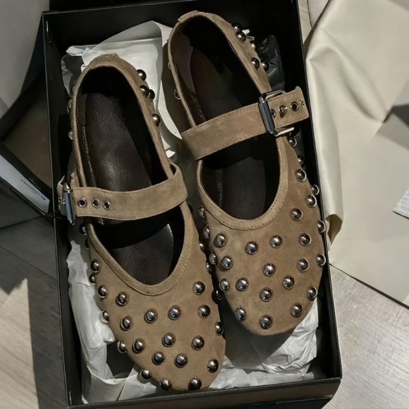 Ballerine Borchiate in Camoscio